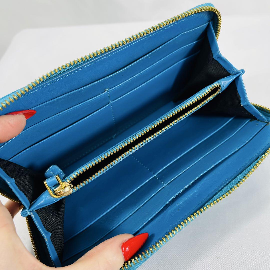 【美品】MIU MIUミュウミュウ　クロコダイル型押し　ラウンド長財布 ブルー