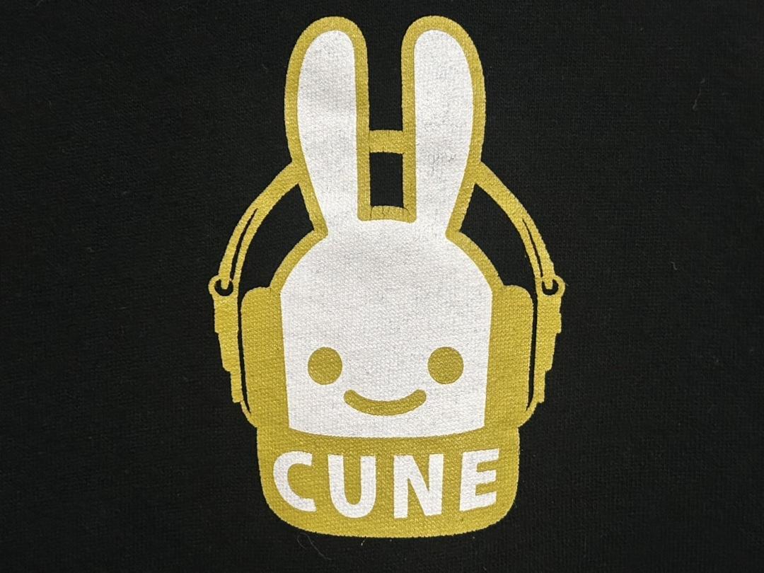 男の子向けプレゼント集結 キューン CUNE うさぎ MUSIC プルオーバーパーカー M トップス