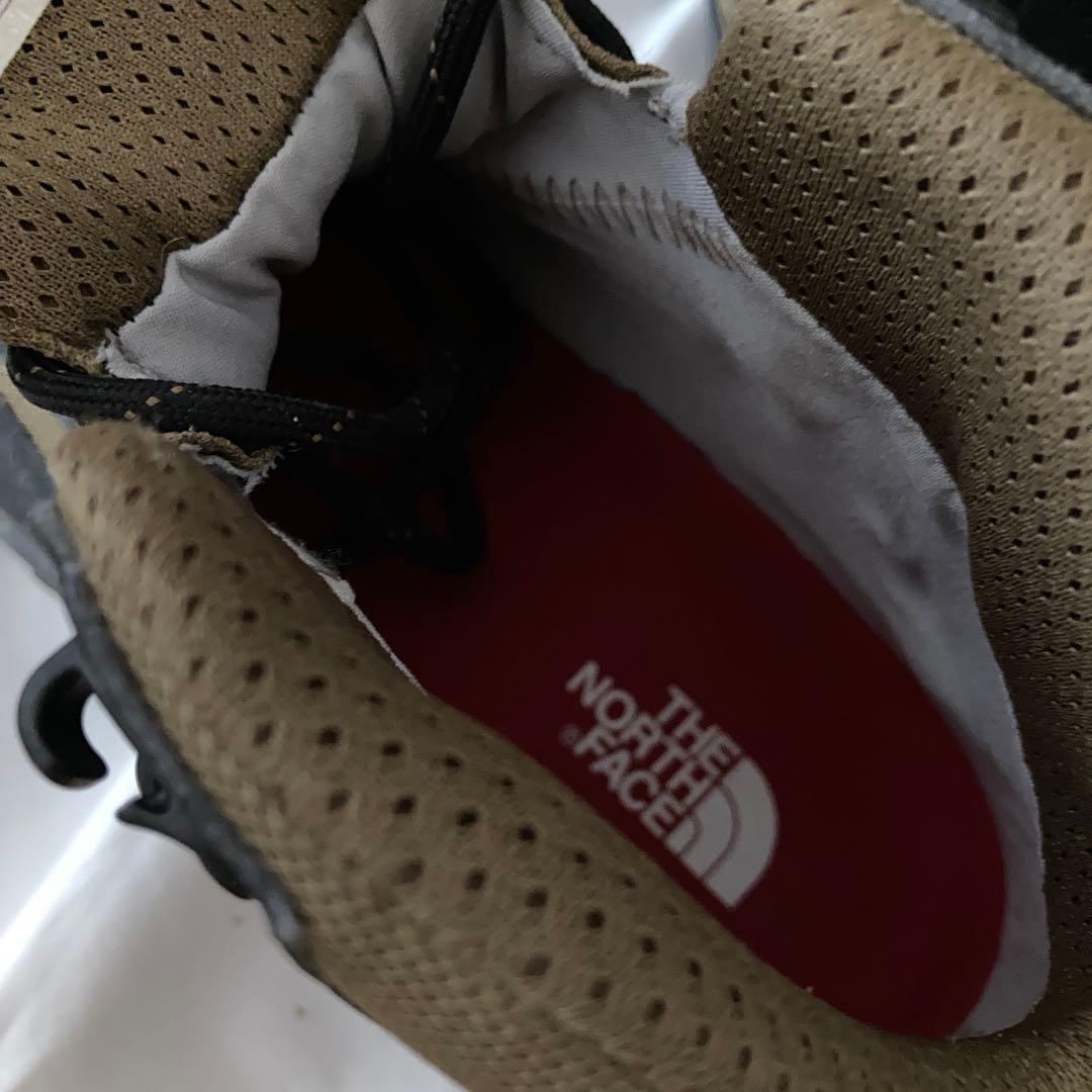 THE NORTH FACE トレッキングシューズ 黒/カーキ THE NORTH FACE トレッキングシューズ 黒/カーキ