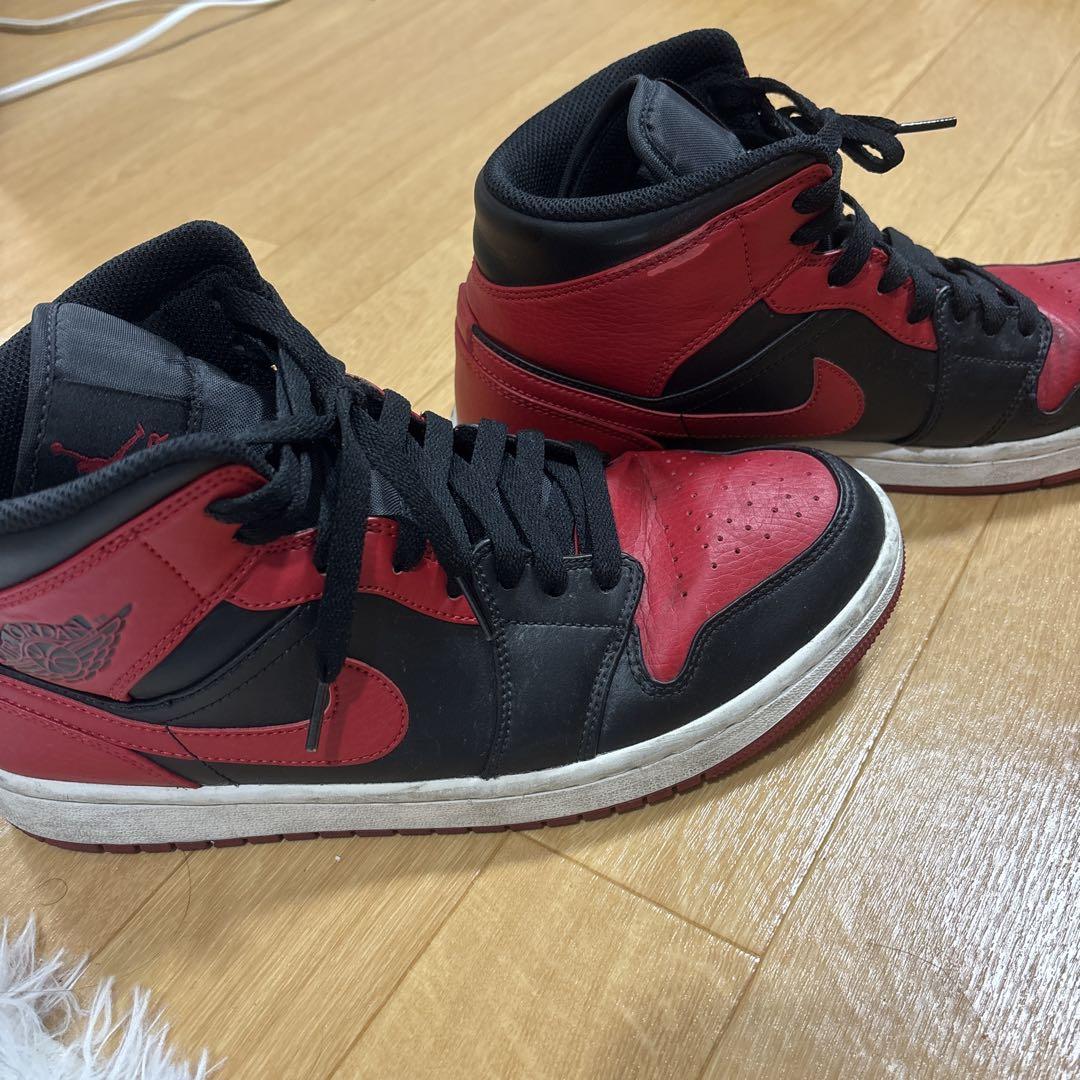 【NIKE AIR JORDAN 1 MID】　レッドブラック