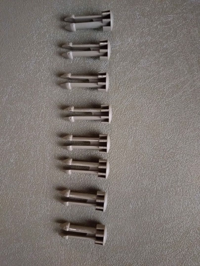 犬用ケージ 組み立て説明書とパーツ