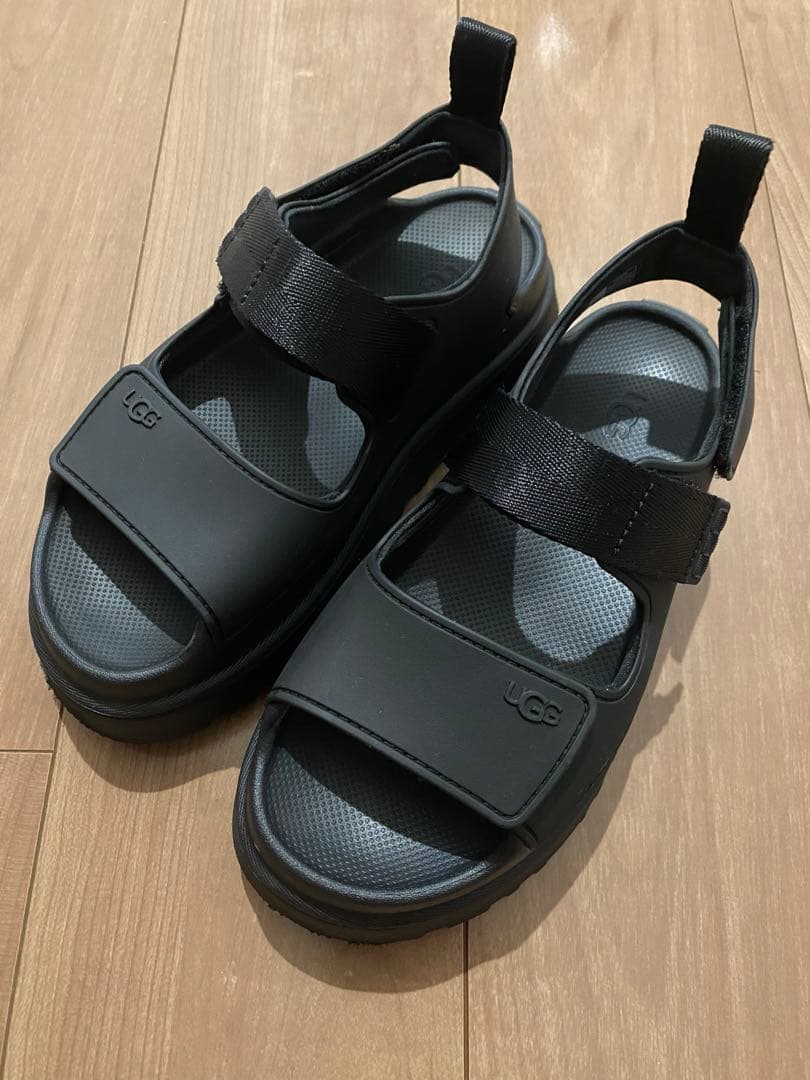 UGG アグ Golden Glow ゴールデングロウ サンダル ブラック 23