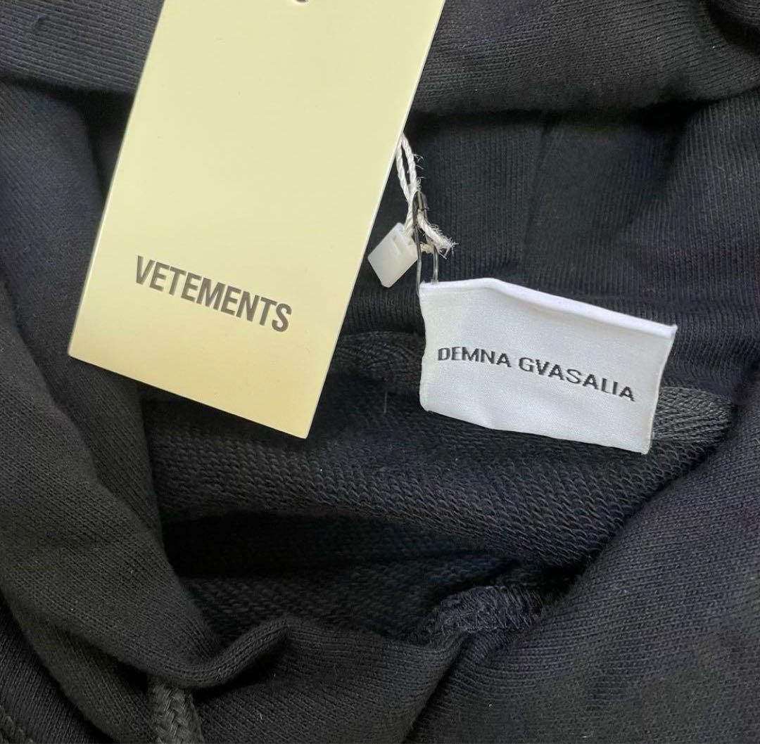 【新品未使用】 Vetements ヴェトモン M シンプルロゴパーカー