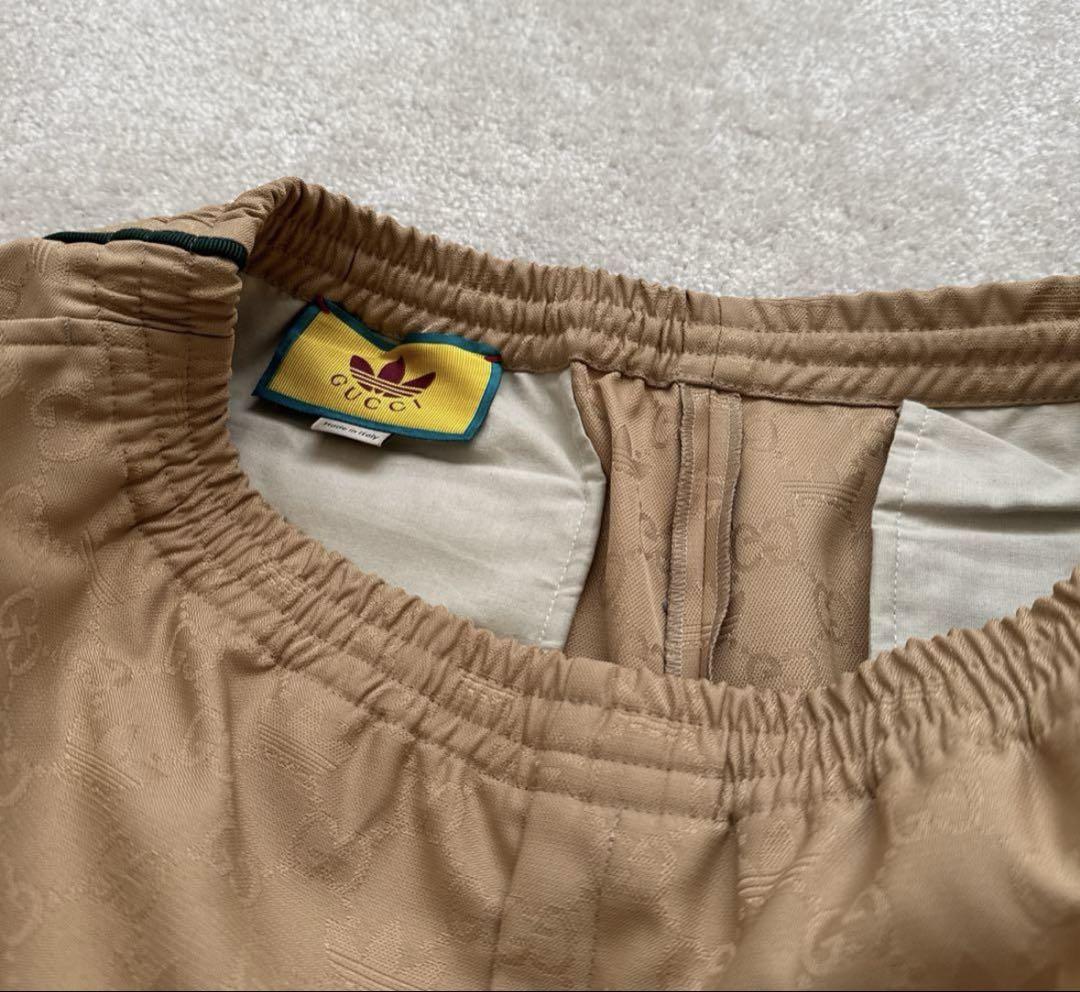 GUCCI ベージュ パンツ