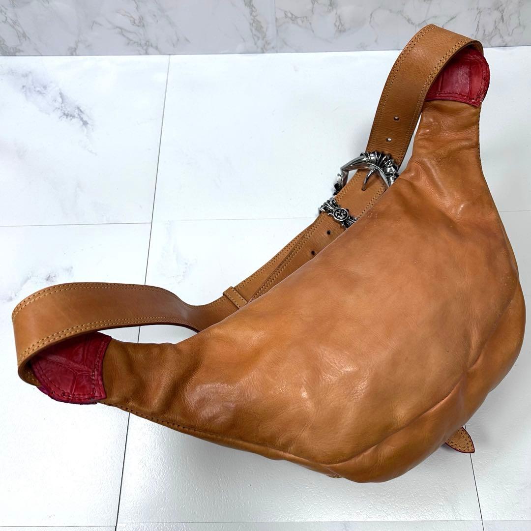 美品 SLAYER FACTORY ボディバッグ レザー クロコ ブラウン 美品 SLAYER FACTORY ボディバッグ レザー クロコ ブラウン