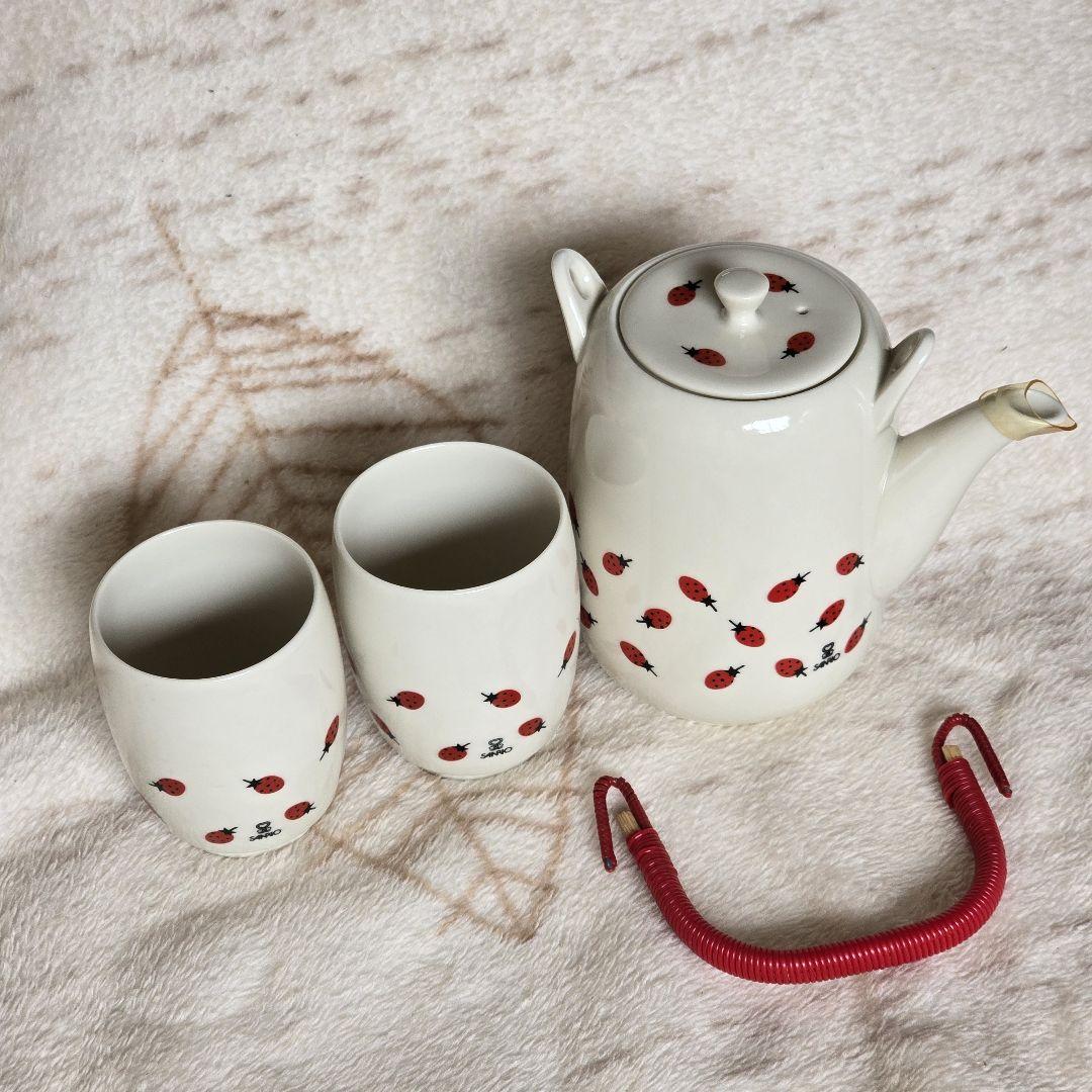 サンリオ　ストロベリーファンタジア　急須　湯呑み　お茶セット