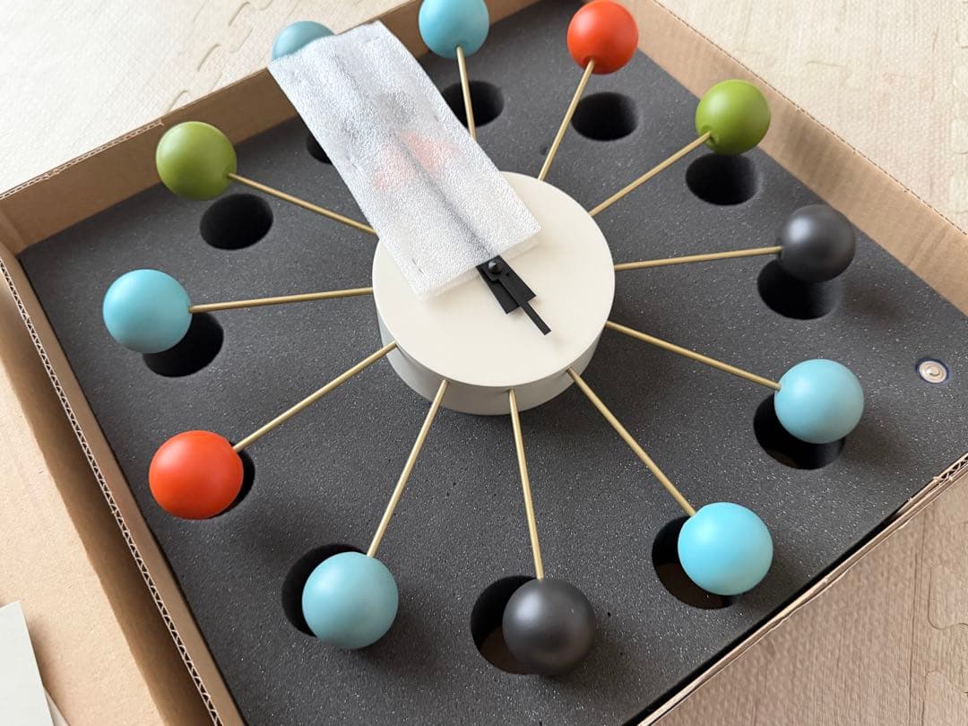 ウォール ボールクロックVitra