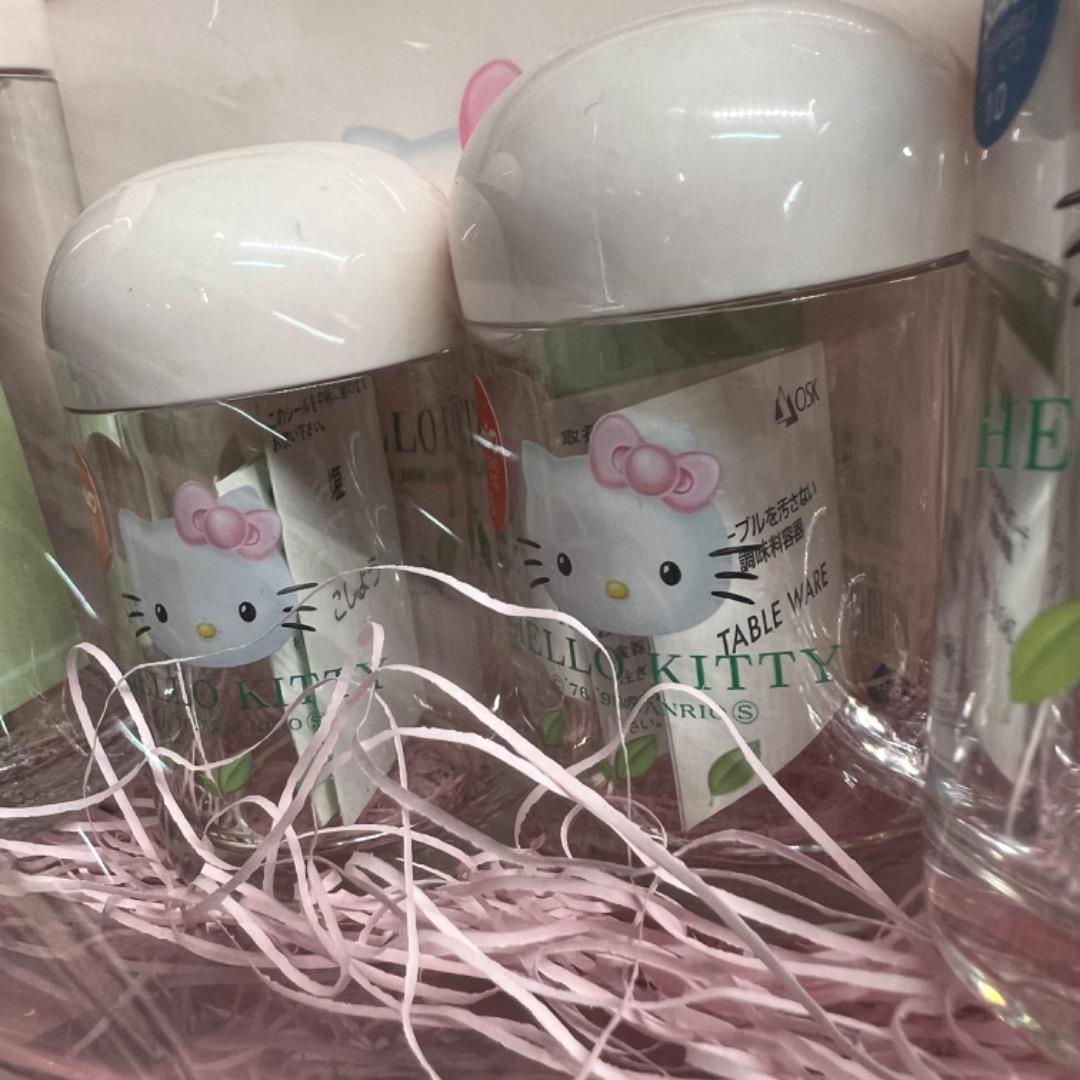 〇Ob14 未使用保管品 ハローキティ 調味料入れセット サンリオ 〇Ob14 未使用保管品 ハローキティ 調味料入れセット サンリオ