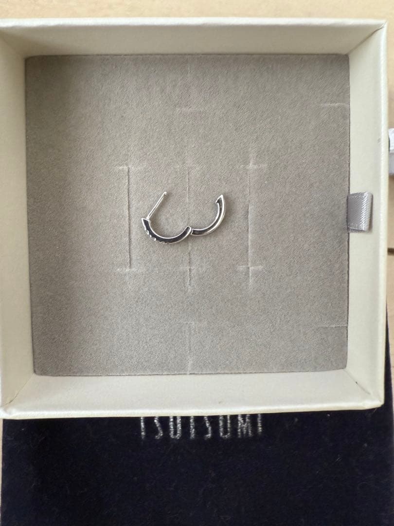 ダイヤモンド　K10 ホワイトゴールドピアス　フープ　ジュエリーツツミ　片方のみ