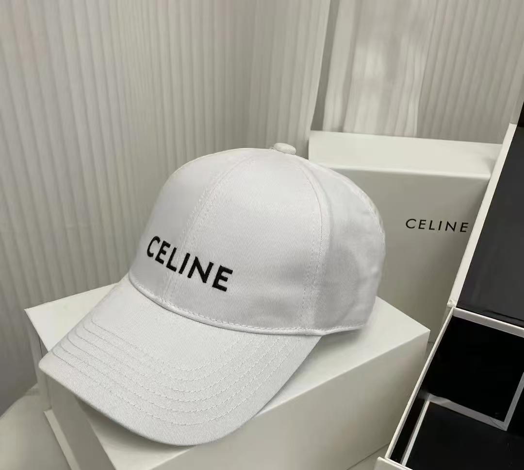 美品 CELINE ホワイト ロゴキャップ