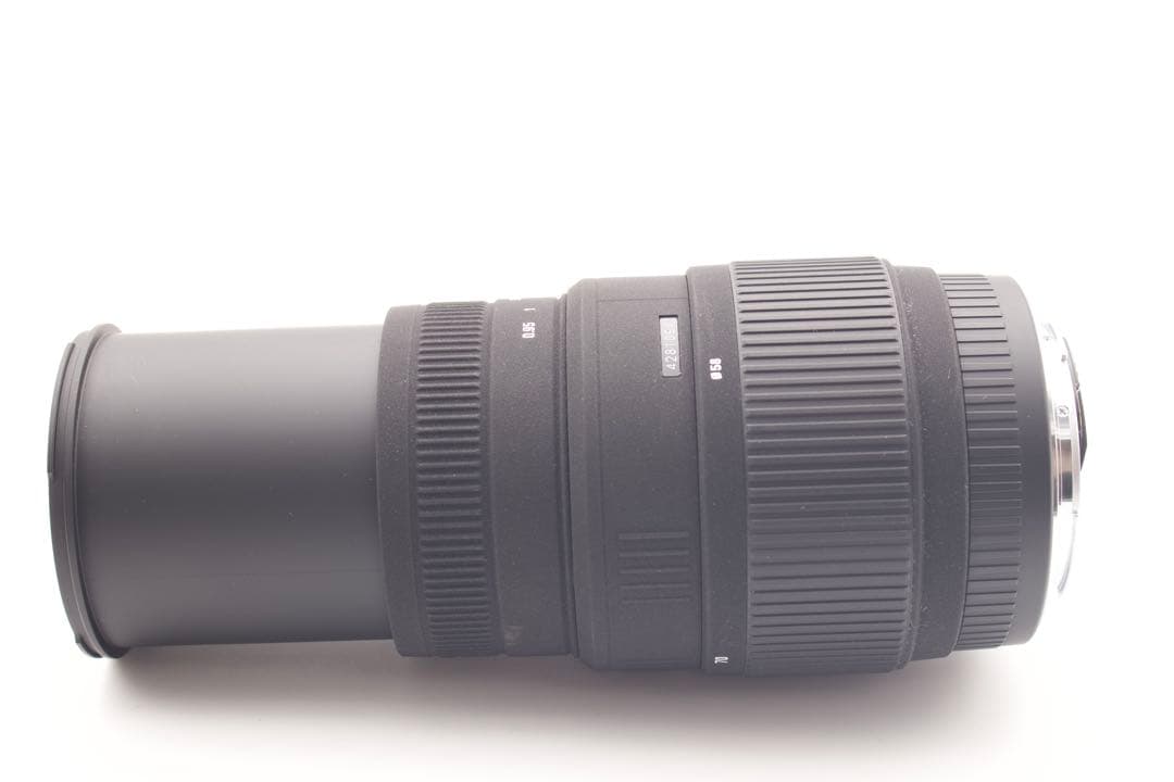 新品級美品✨SIGMA 70-300mm DGシグマ 超望遠レンズ 外箱付き 新品級美品✨SIGMA 70-300mm DGシグマ 超望遠レンズ 外箱付き