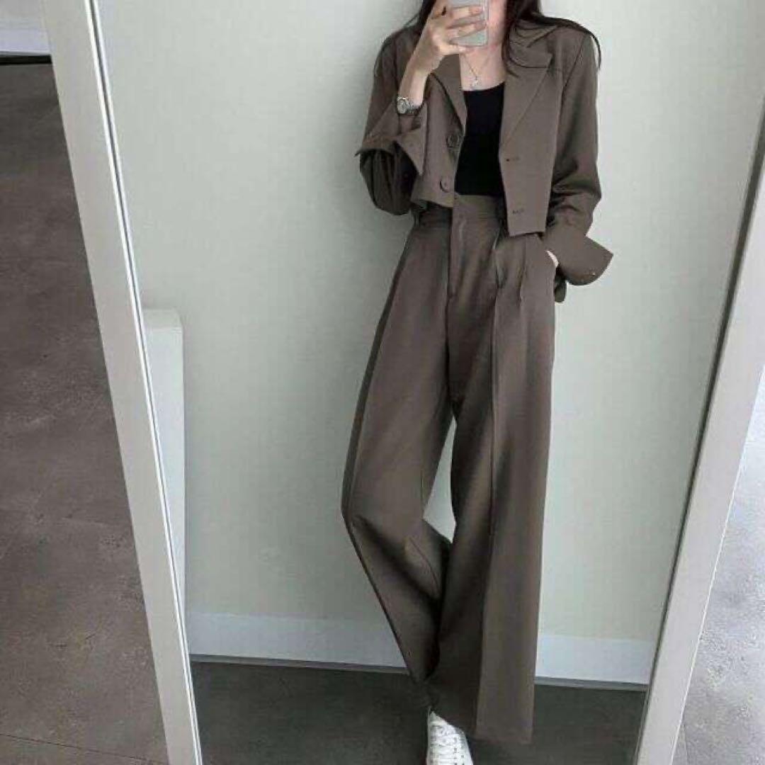 秋冬コーデ❤️ショートジャケット&ストレートパンツ　セットアップ　シンプル