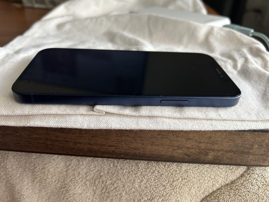 Apple iPhone 12 ブルー