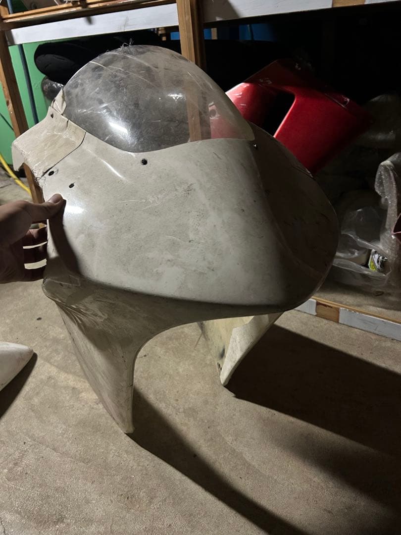 NSF100 のアッパーカウルとテールカウル傷や汚れあり