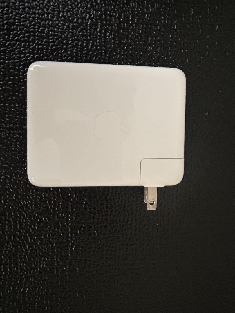 Apple 140W USB-C 充電アダプター