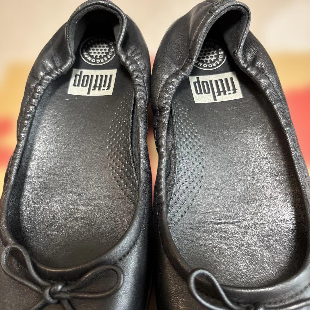 fitflop 黒 フラットシューズ 、花モチーフろーヒール