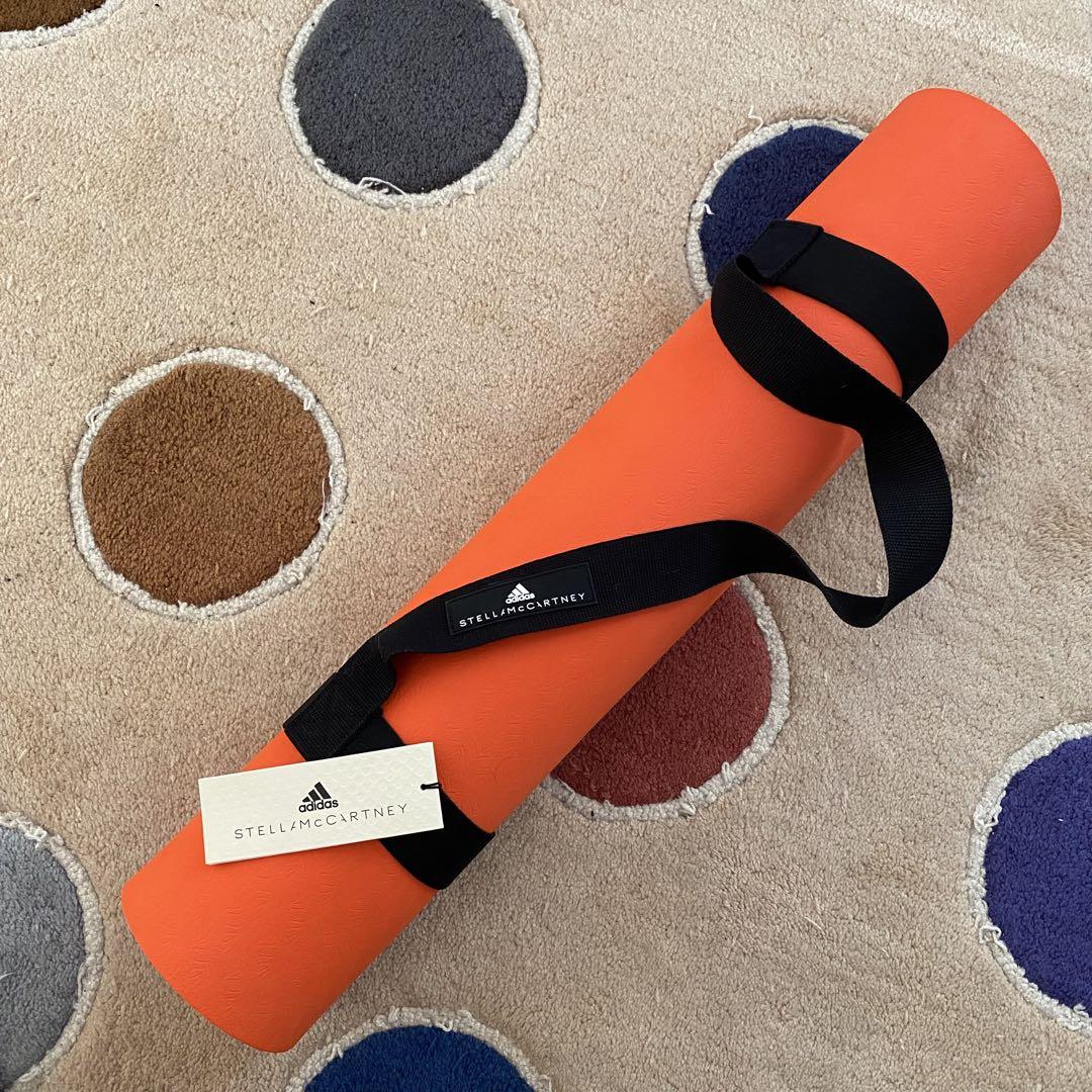 新品adidas STELLA McCARTNEY ヨガマット＆ケース オレンジ 新品adidas STELLA McCARTNEY ヨガマット＆ケース オレンジ