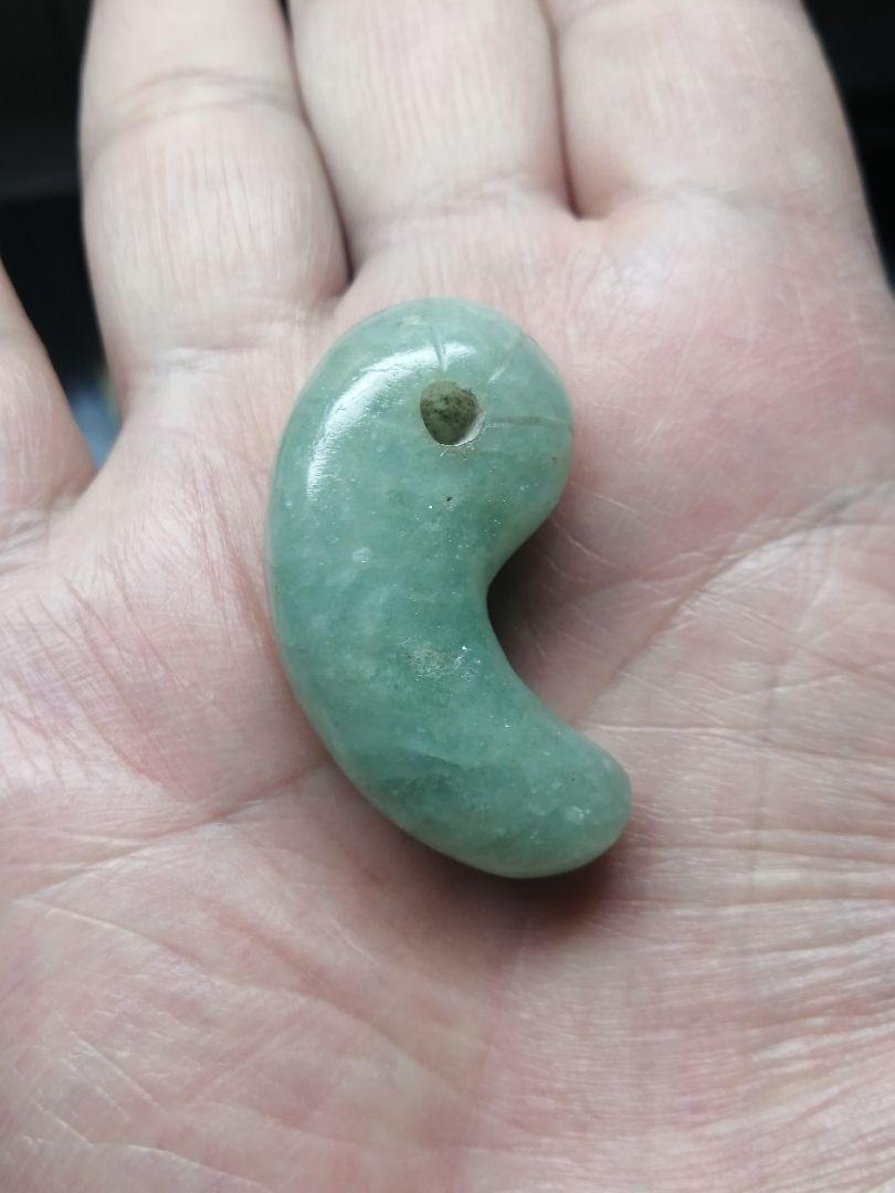 ★★真正　古墳時代　翡翠勾玉　発掘品　古美術品　本物の古代の琅玕青翡翠勾玉です。