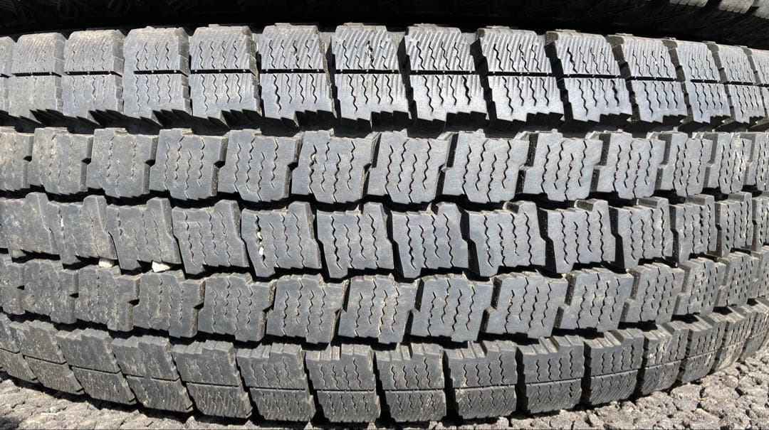 GOOD YEAR 195/80R15 24年製 冬タイヤ 【南-64 ②】 GOOD YEAR 195/80R15 24年製 冬タイヤ 【南-64 ②】