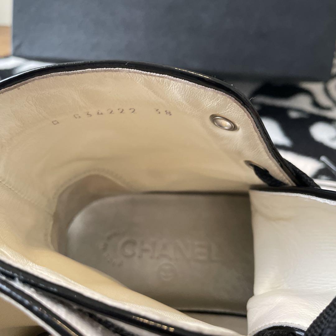 CHANEL ハイカットスニーカー ホワイト/ブラック