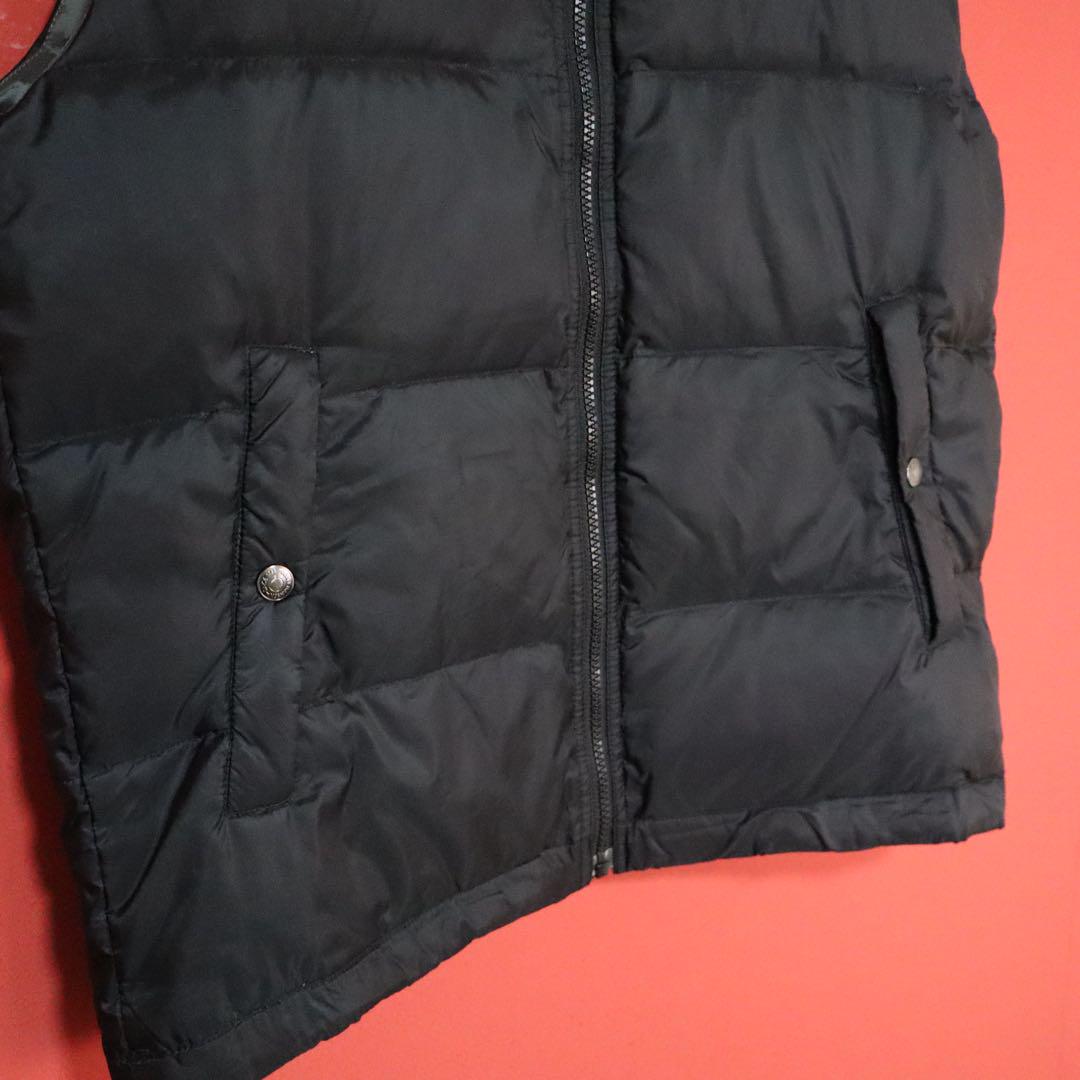 【極美品】HELLY HANSEN ロゴ刺繍 襟デザイン 中綿 ダウンベスト 極美品】HELLY HANSEN ロゴ刺繍 襟デザイン 中綿 ダウンベスト