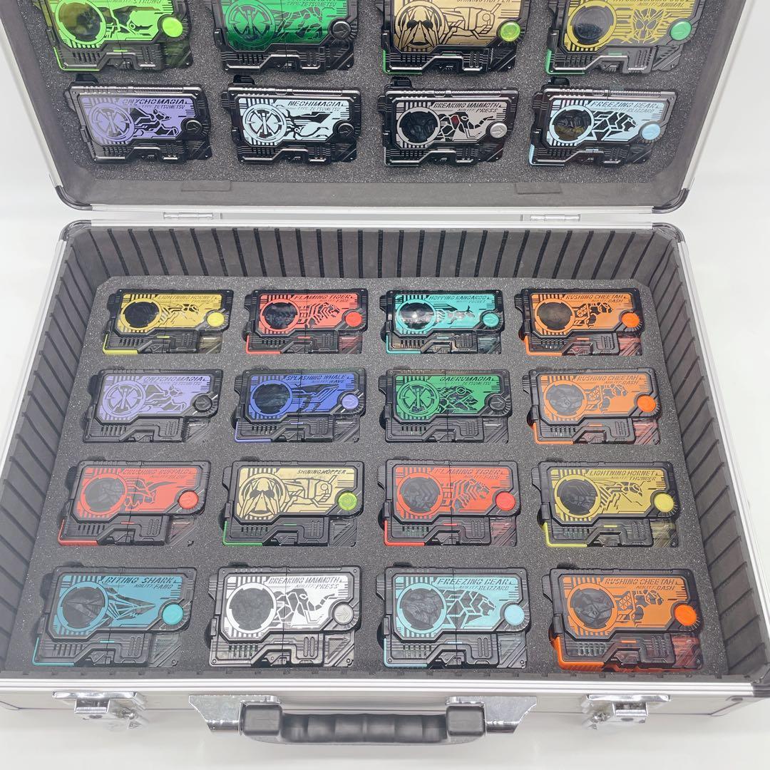 アタッシュケースBANDAI