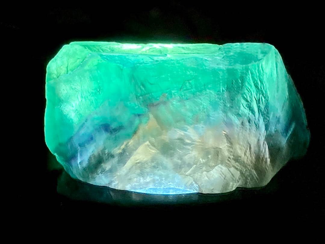 マルチカラー*:・レインボー　フローライト　蛍石　ラフストーン　原石