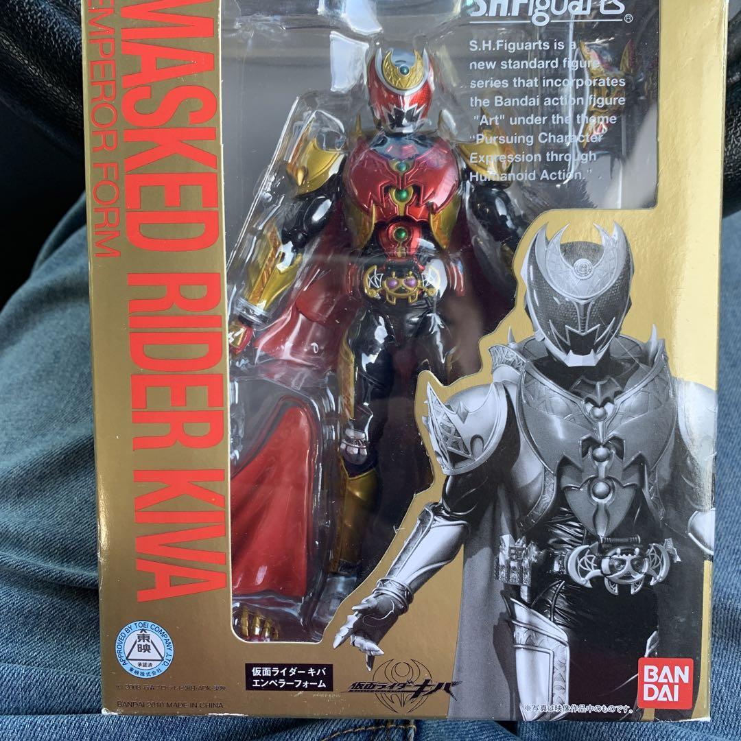 S.H.Figuarts 仮面ライダーキバエンペラーフォーム | 魂ウェブ
