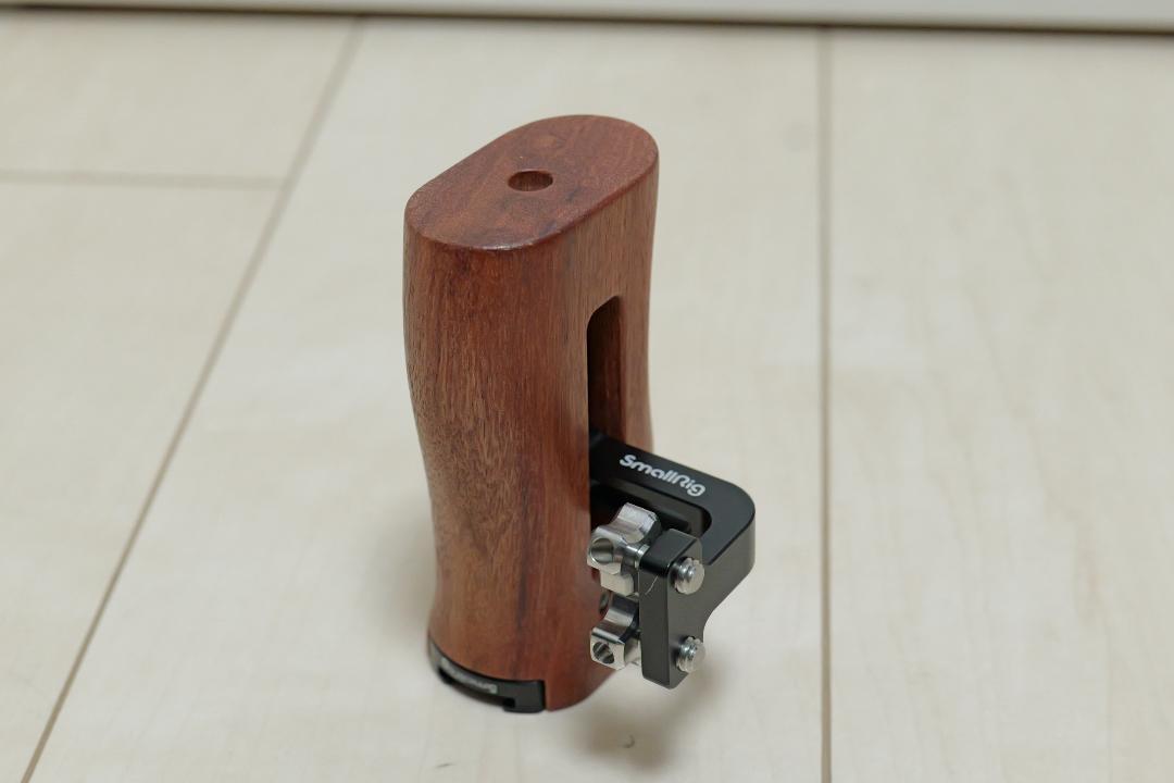 SMALLRIG 木製ハンドルグリップ -2093【コールドシューマウント装備】