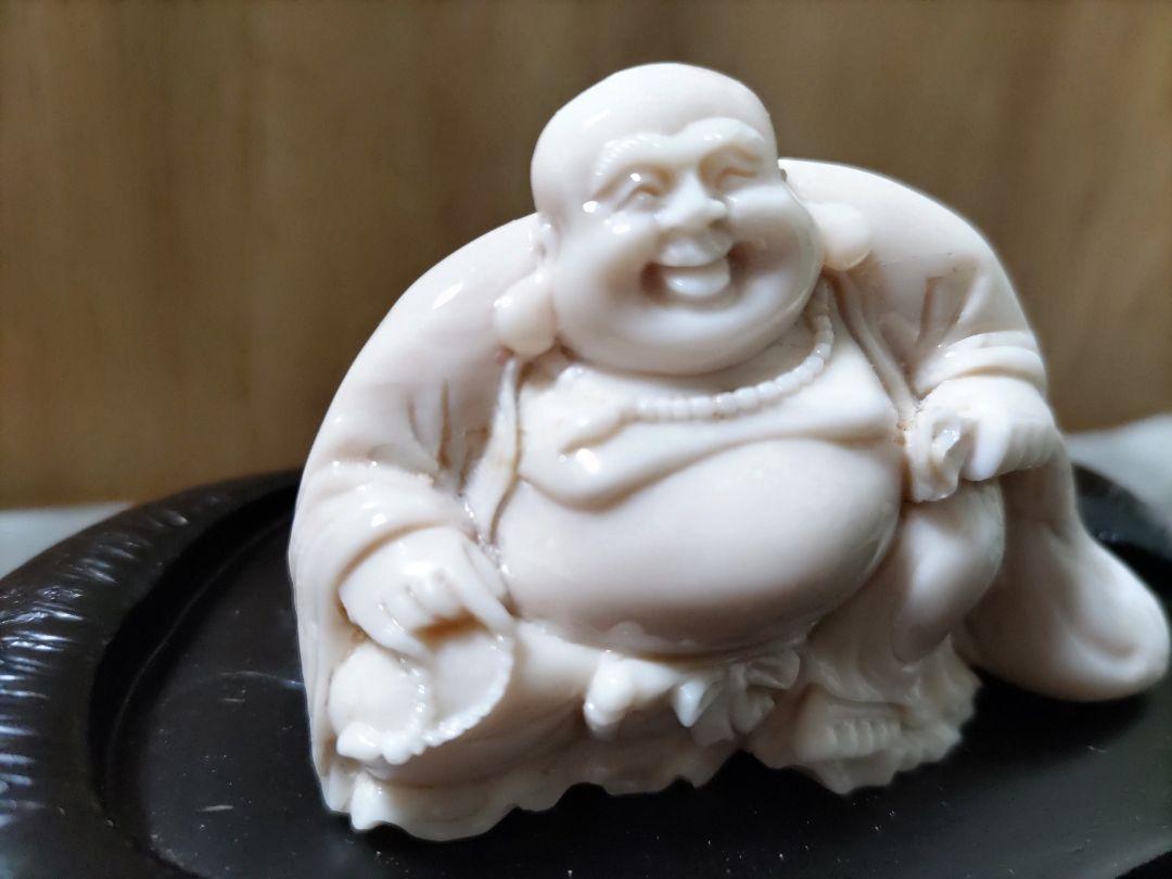 匿名配送　貴重　天然宝石白珊瑚　布袋尊　鑑別保証書　洪順利　作品証明書付　七福神