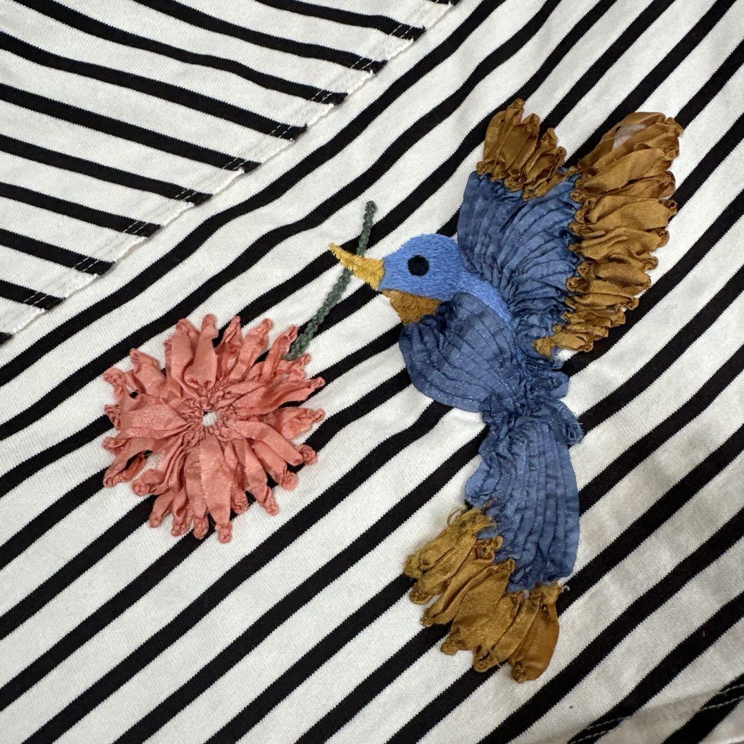 芸能人愛用アイテム特集 BEARDSLEY 半袖チュニック 刺繍付き 白と黒のストライプ トップス