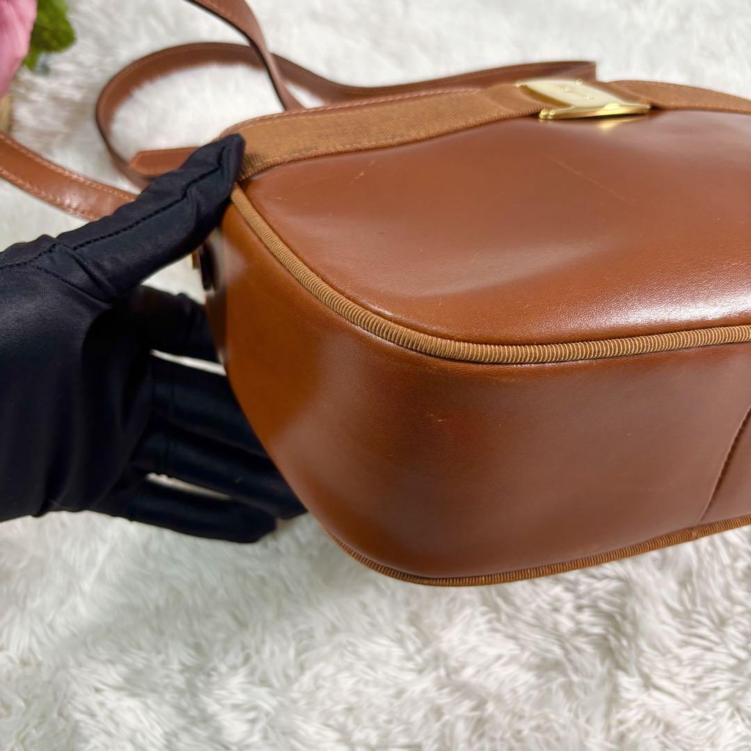 【美品】 フェラガモ 茶 ヴァラリボン ショルダーバッグ レザー クロスボディ