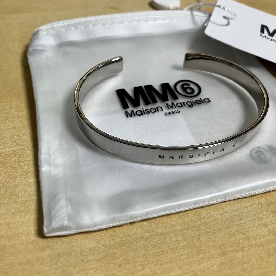 新品 4 22ss マルジェラ MM6 ブランドロゴ カフブレスレット 3019