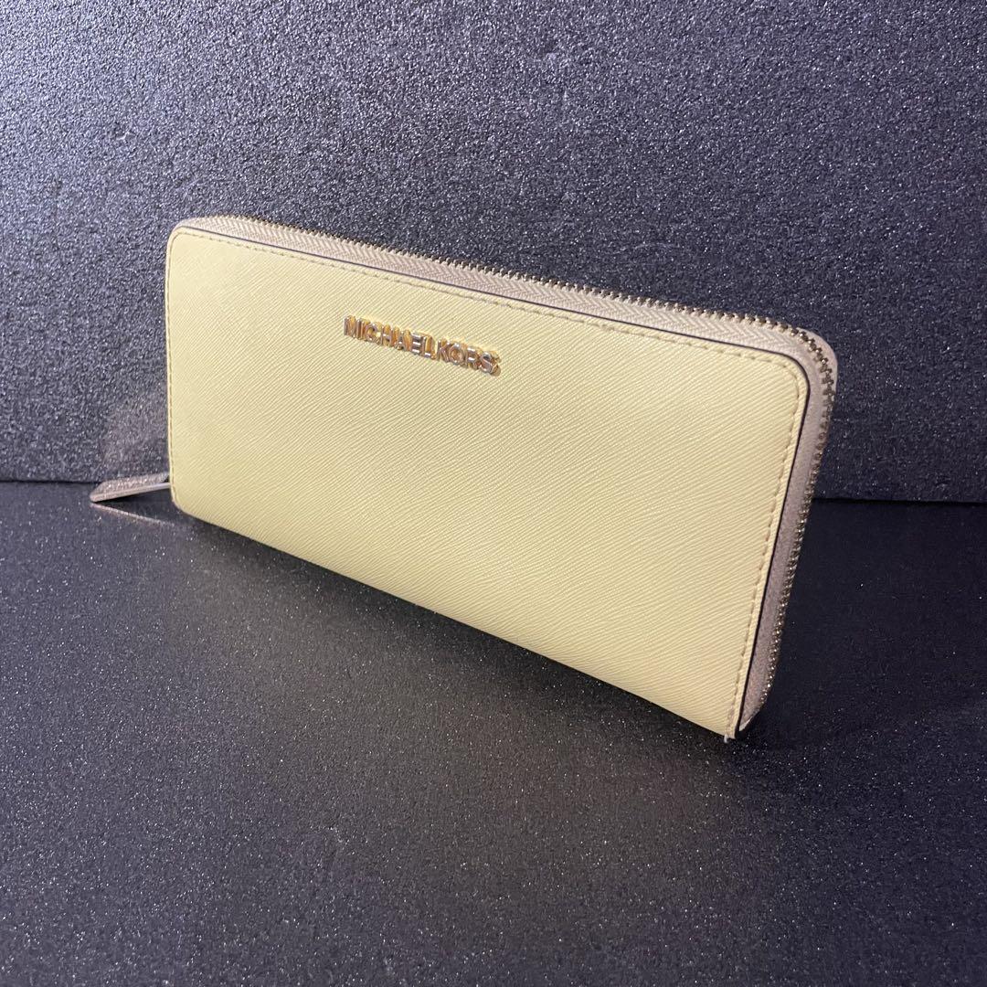 MICHAEL KORS イエロー レザー二つ折り財布 - メルカリ
