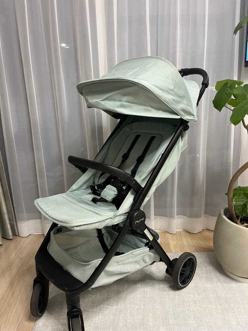 名古屋市より nuna trvl ベビーカー トラベルやや傷や汚れあり