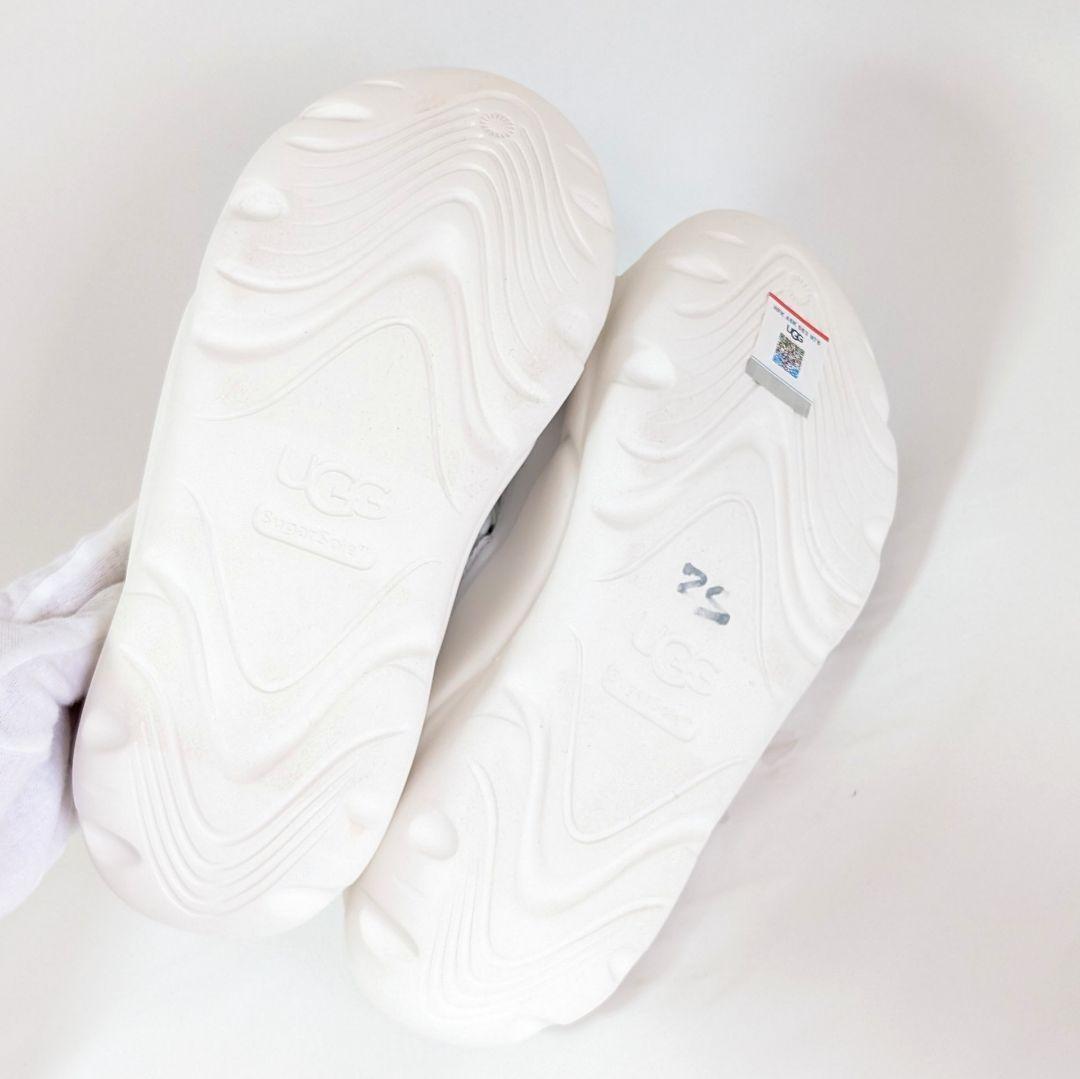 【海外限定新品】超レア UGG 厚底サンダル ホワイト 24cm 靴 白 人気