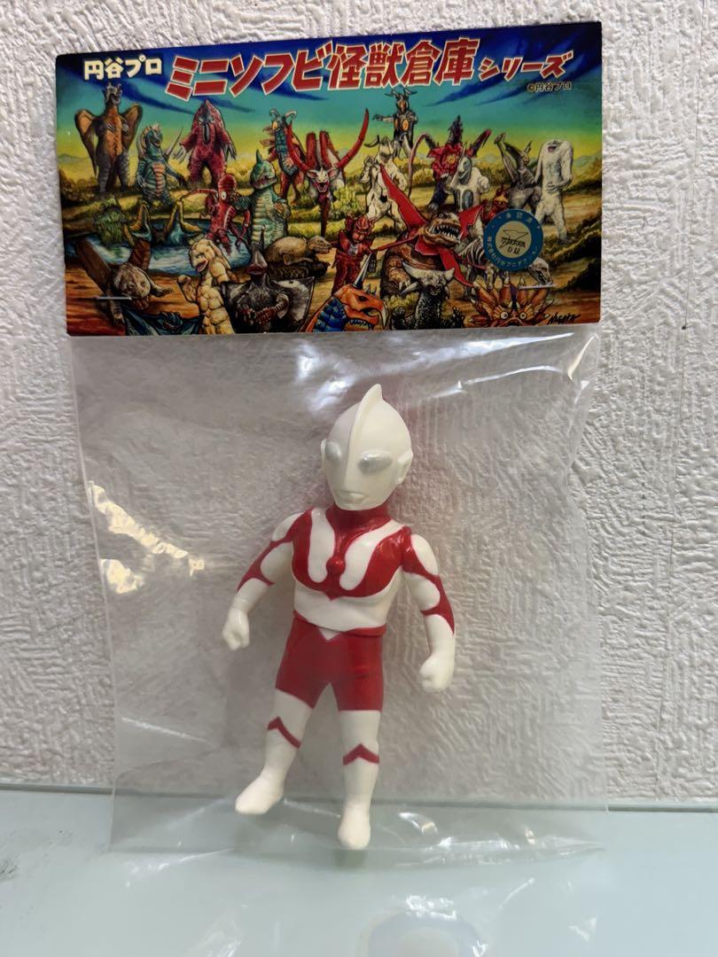 ウルトラマン　白蓄光　MAX TOY　マックストイ　ミニソフビ怪獣倉庫 ウルトラマン 白蓄光 MAX TOY マックストイ ミニソフビ怪獣倉庫