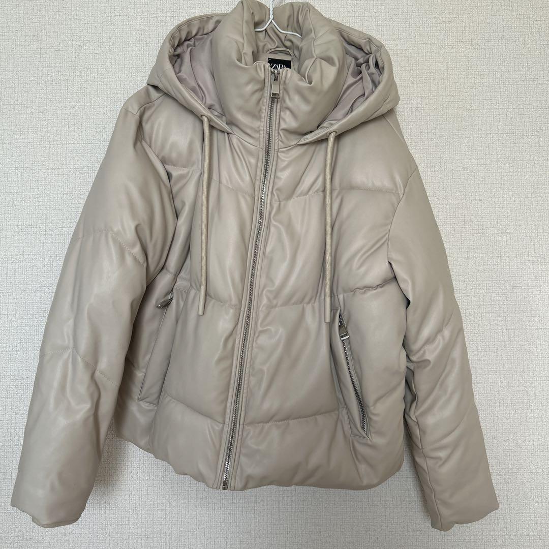 ZARA フード付きベージュパディングジャケット　合皮