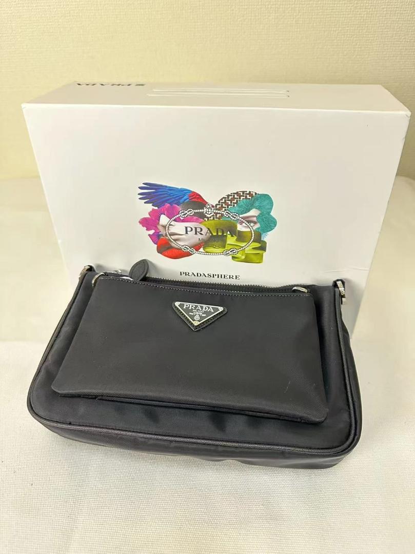 高級感 PRADA ブラックナイロンハンドバッグ 箱付き - メルカリ バッグ