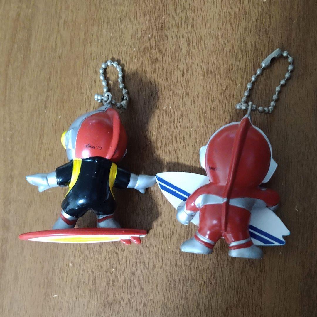 【冬バーゲン★特別送料無料！】 ウルトラマン 平成レトロ 2点セット キーホルダー サーフィン クリアファイル