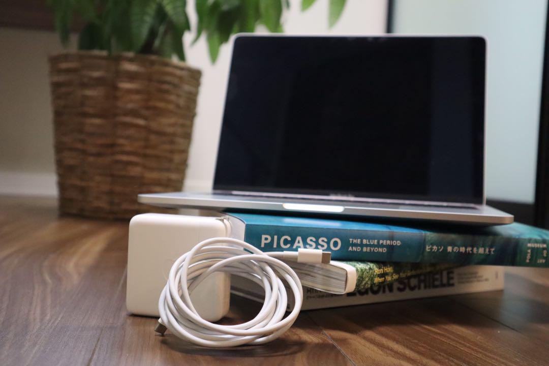 MacBook Pro (8コアGPU,13inch,m1,2020)