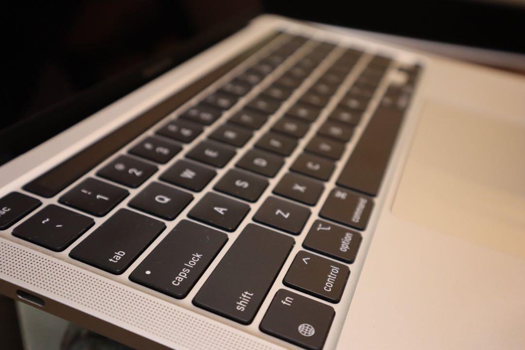 MacBook Pro (8コアGPU,13inch,m1,2020)