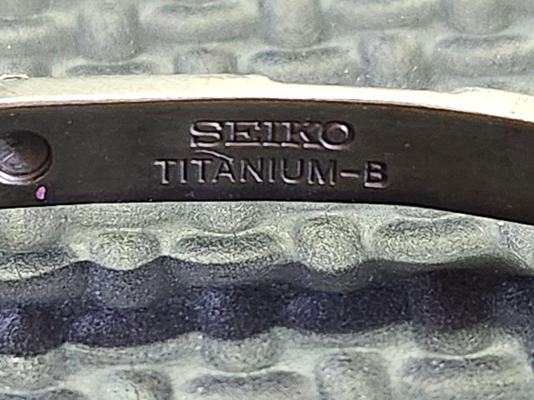 SEIKO アナログ時計 ホワイト/ゴールド電波ソーラー時計