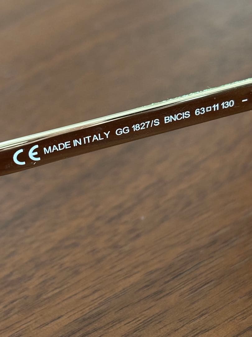 GUCCI グッチ　サングラス　ホワイト　ゴールド