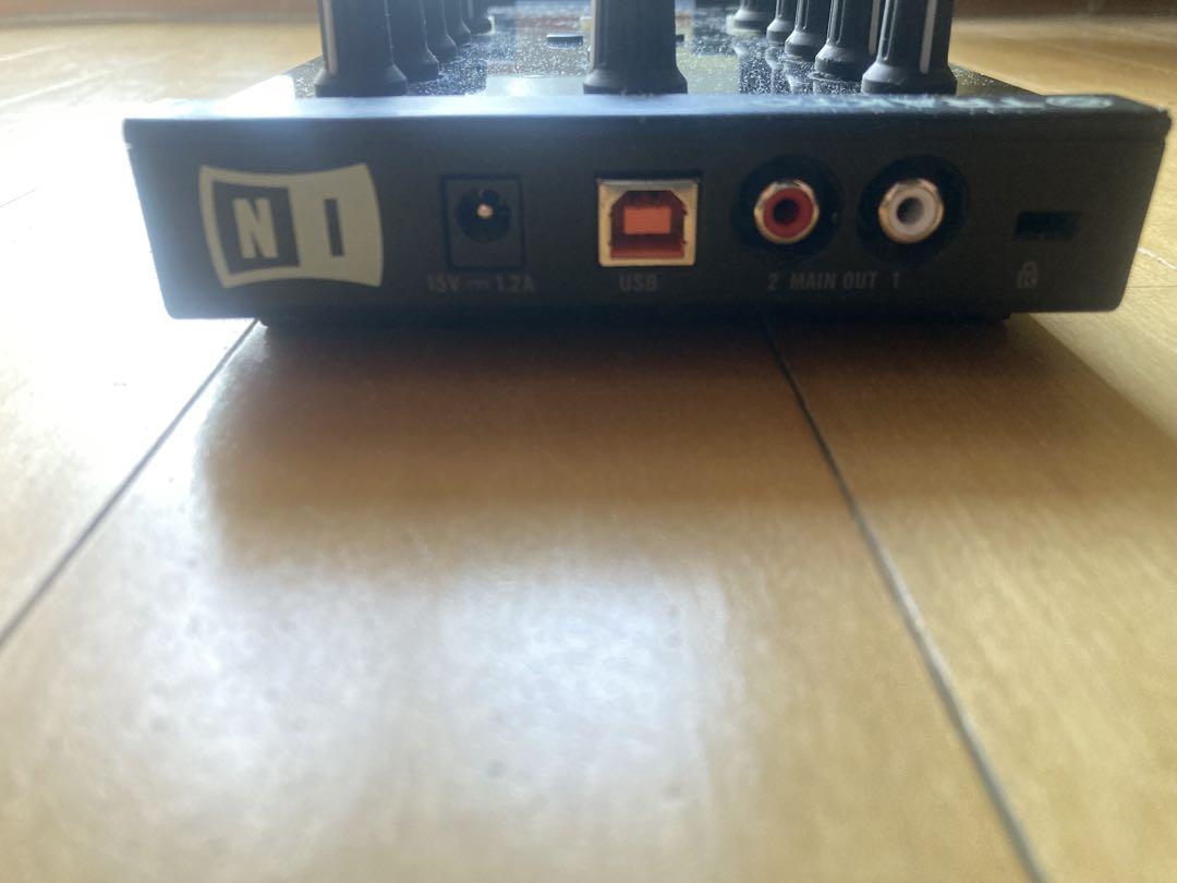 TRAKTOR KONTROL Z1 DJミキサー　本体のみ