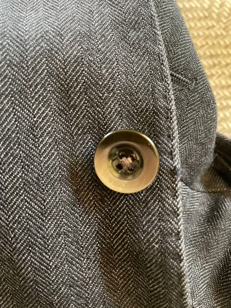 ボリオリのcoatライン。上質なヘリンボーン織です。
