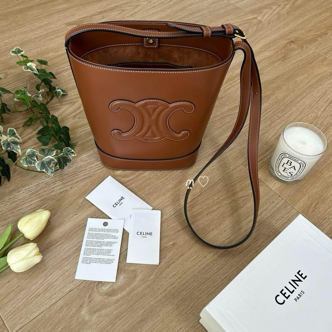 CELINE セリーヌ スモールバケット キュイルトリオンフ