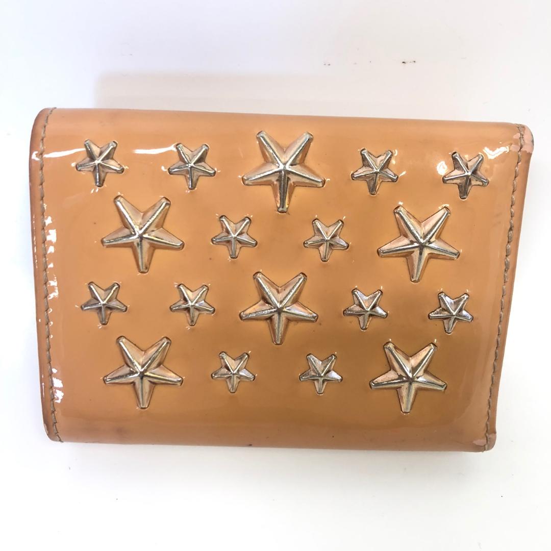 ジミーチュウ スタッズ三つ折り財布 エナメル オレンジ B5370B - メルカリ ジミーチュウ スタッズ三つ折り財布 エナメル オレンジ B5370B - メルカリ