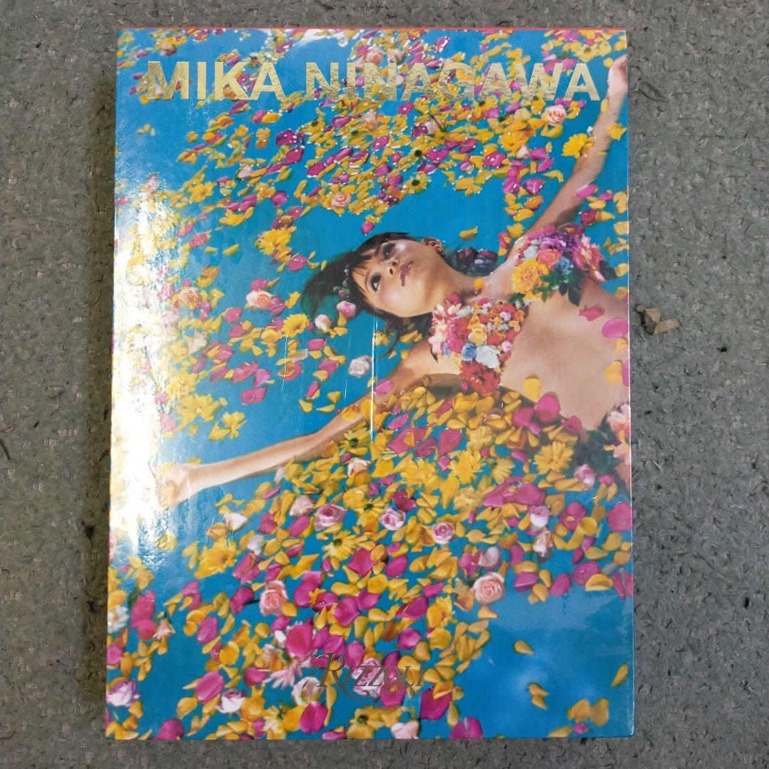 蜷川実花 写真集 洋書 - メルカリ 蜷川実花 写真集 洋書 - メルカリ