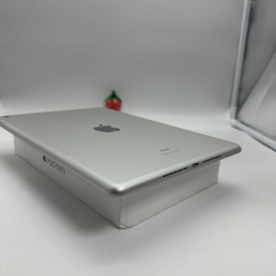 iPad 第7世代 Wi-Fi 32GB シルバー バッテリー 100% タブレット